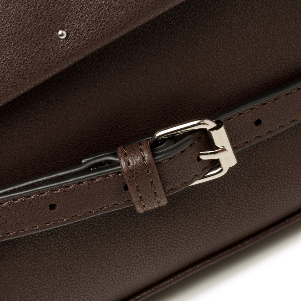 Borsa a tracolla marrone con piccole borchie Lora Ferres