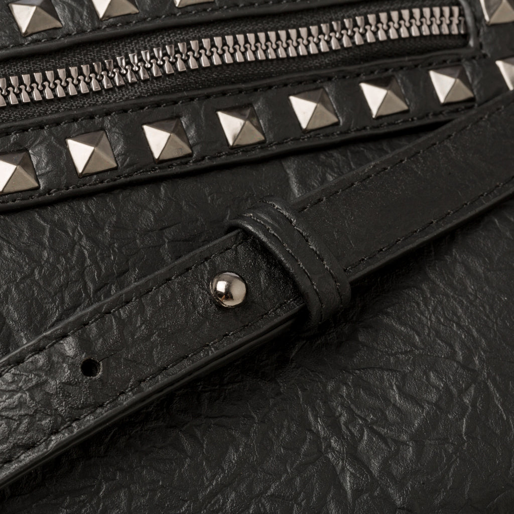 Borsa a tracolla nera con borchie a piramide Lora Ferres