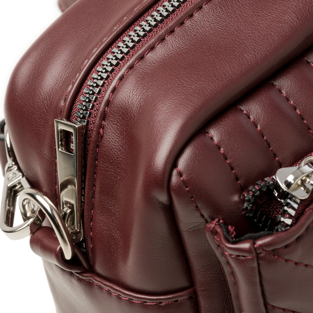 Borsa a tracolla bordeaux effetto trapuntato Lora Ferres