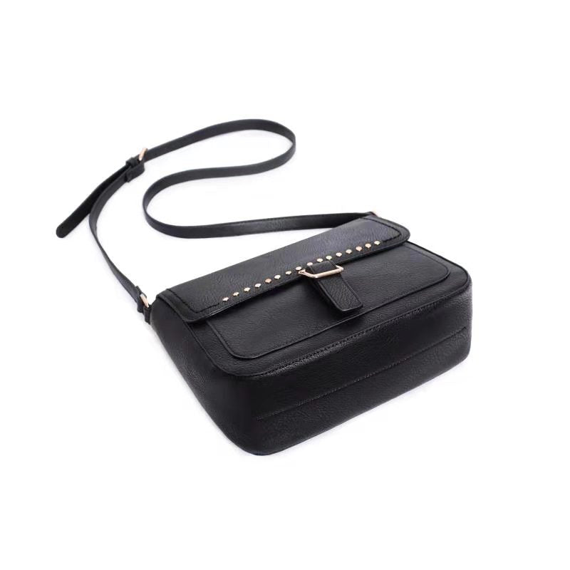 Borsa a tracolla nera con piccole borchie Lora Ferres