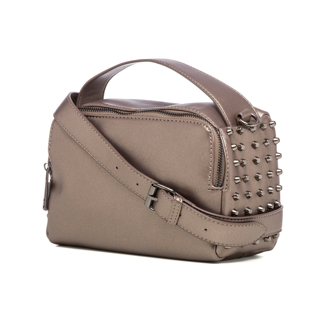 Borsa a tracolla color argento con borchie Carrera Jeans Evelyn