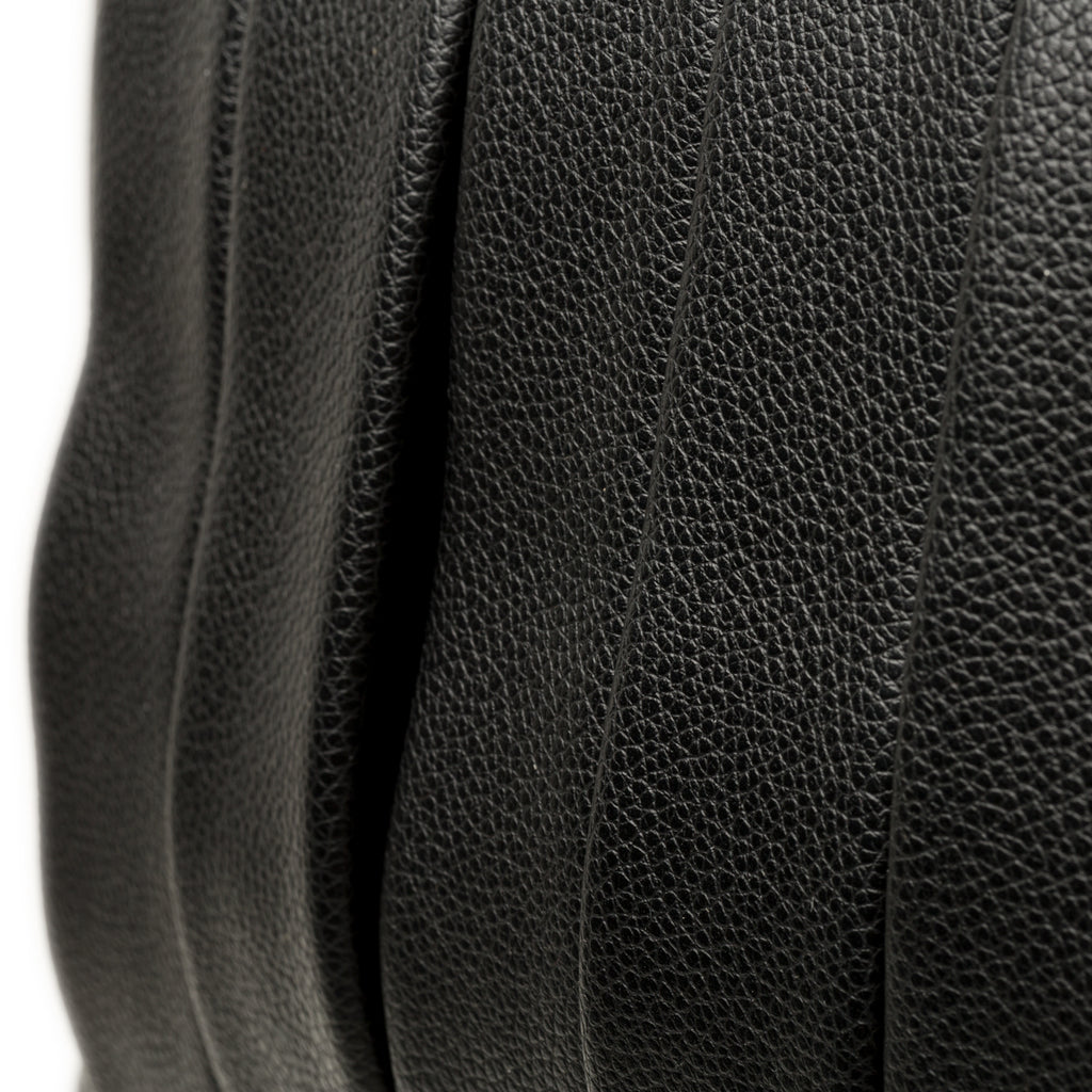 Borsa a tracolla nera con manico a catena Lora Ferres