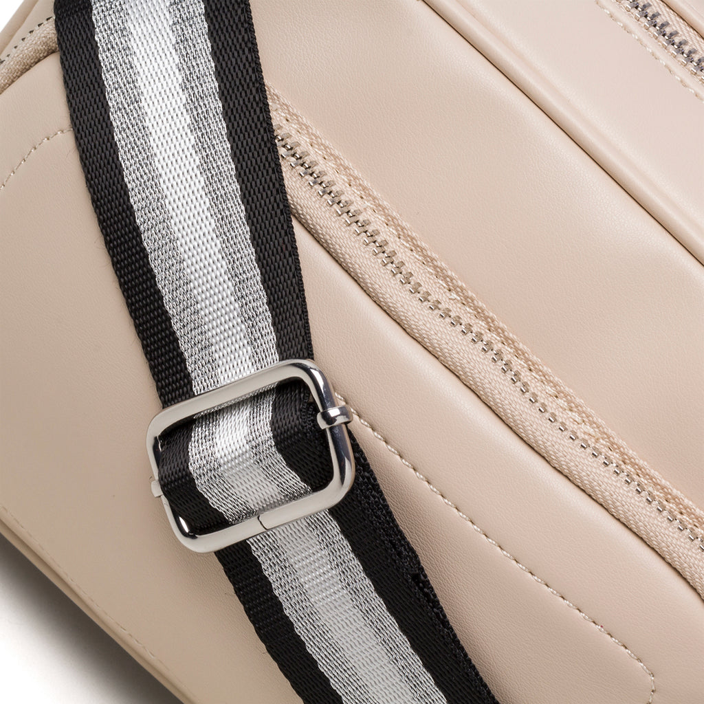 Borsa nude da donna con tracolla lunga argento Lora Ferres