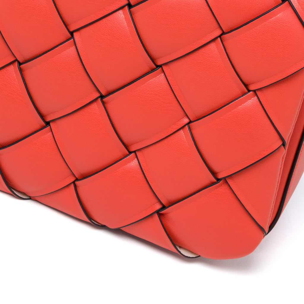 Borsa a tracolla arancione in pelle vegana effetto intrecciato Call It Spring Crisscross