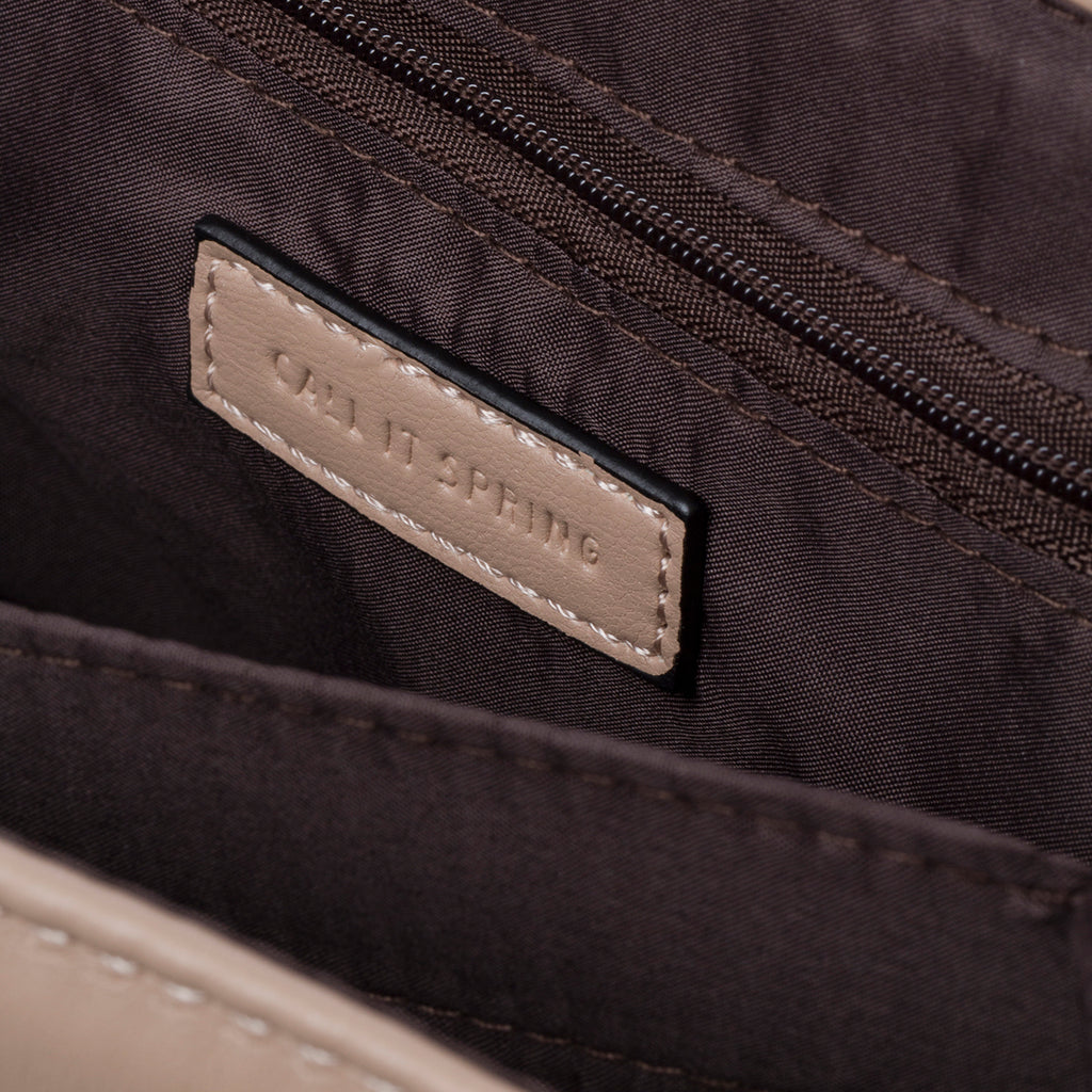 Borsa a tracolla marrone in pelle vegana trapuntata Call It Spring Millaa