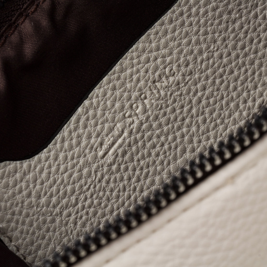 Borsa a tracolla bianca da donna in pelle vegana martellata Call It Spring Bijoo