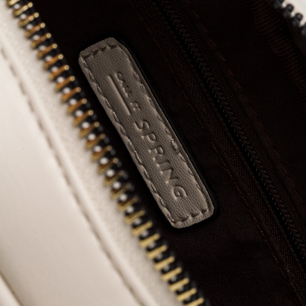 Borsa a tracolla bianca da donna in pelle vegana trapuntata Call It Spring Opall