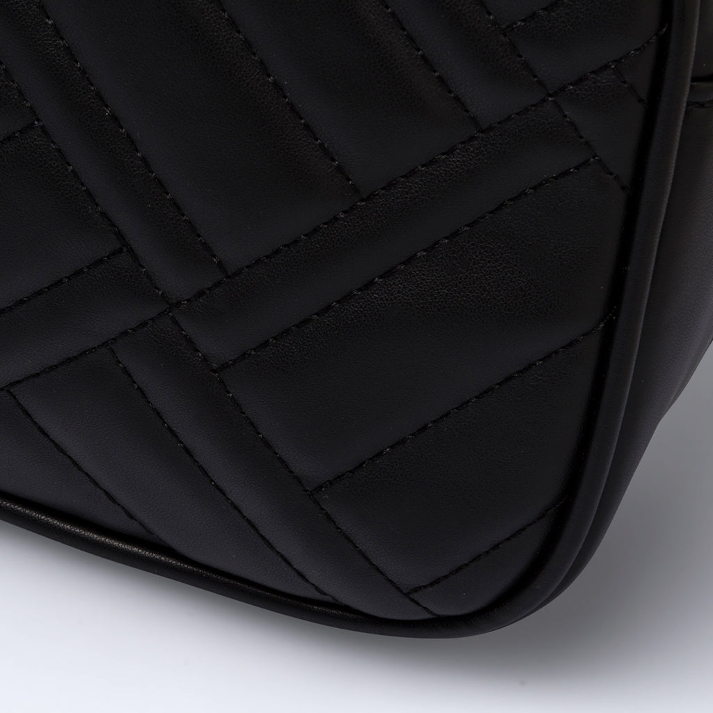 Borsa a tracolla nera trapuntata da donna Lora Ferres