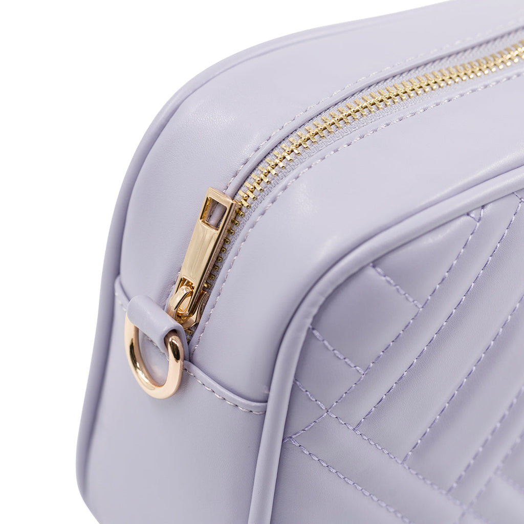 Borsa a tracolla lilla trapuntata da donna Lora Ferres