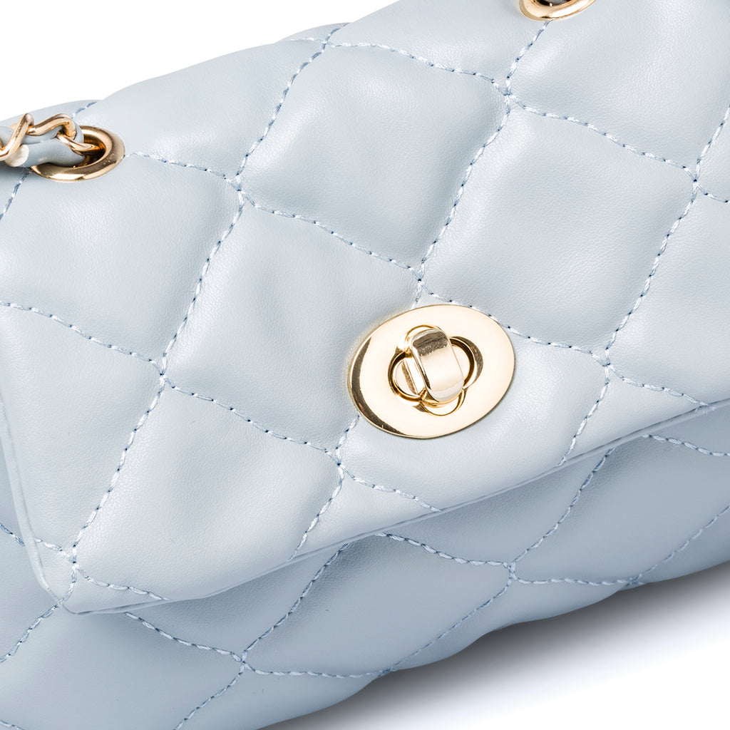 Borsa trapuntata azzurra da donna con tracolla a catena Lora Ferres