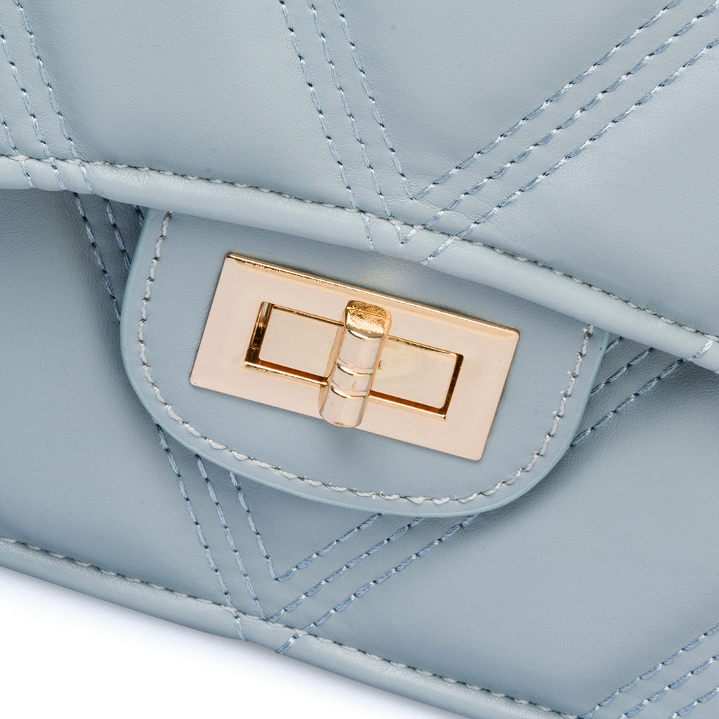 Borsa trapuntata azzurra da donna con tracolla a catena Lora Ferres