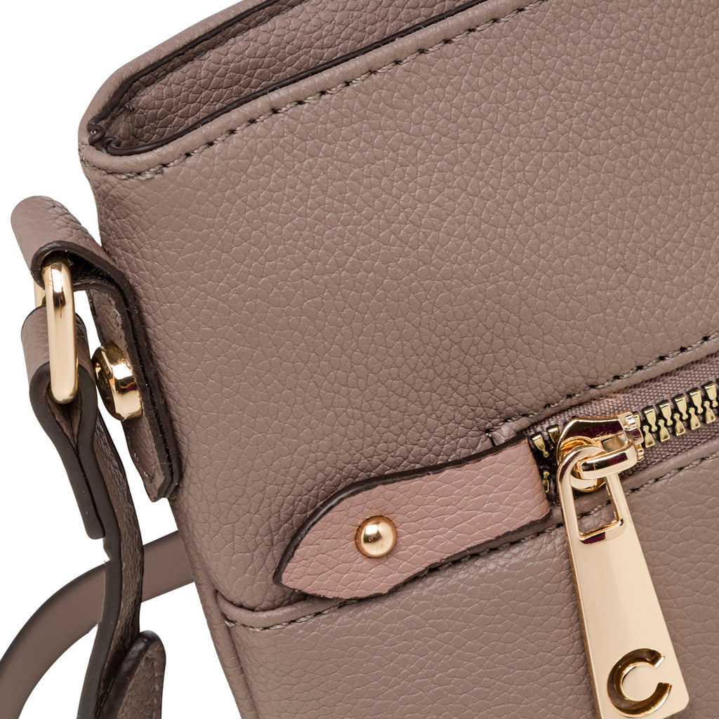 Borsa a tracolla taupe da donna con zip frontale Carrera First
