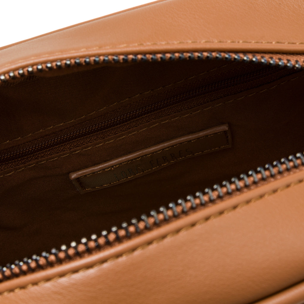 Borsa a tracolla marrone trapuntata da donna Lora Ferres