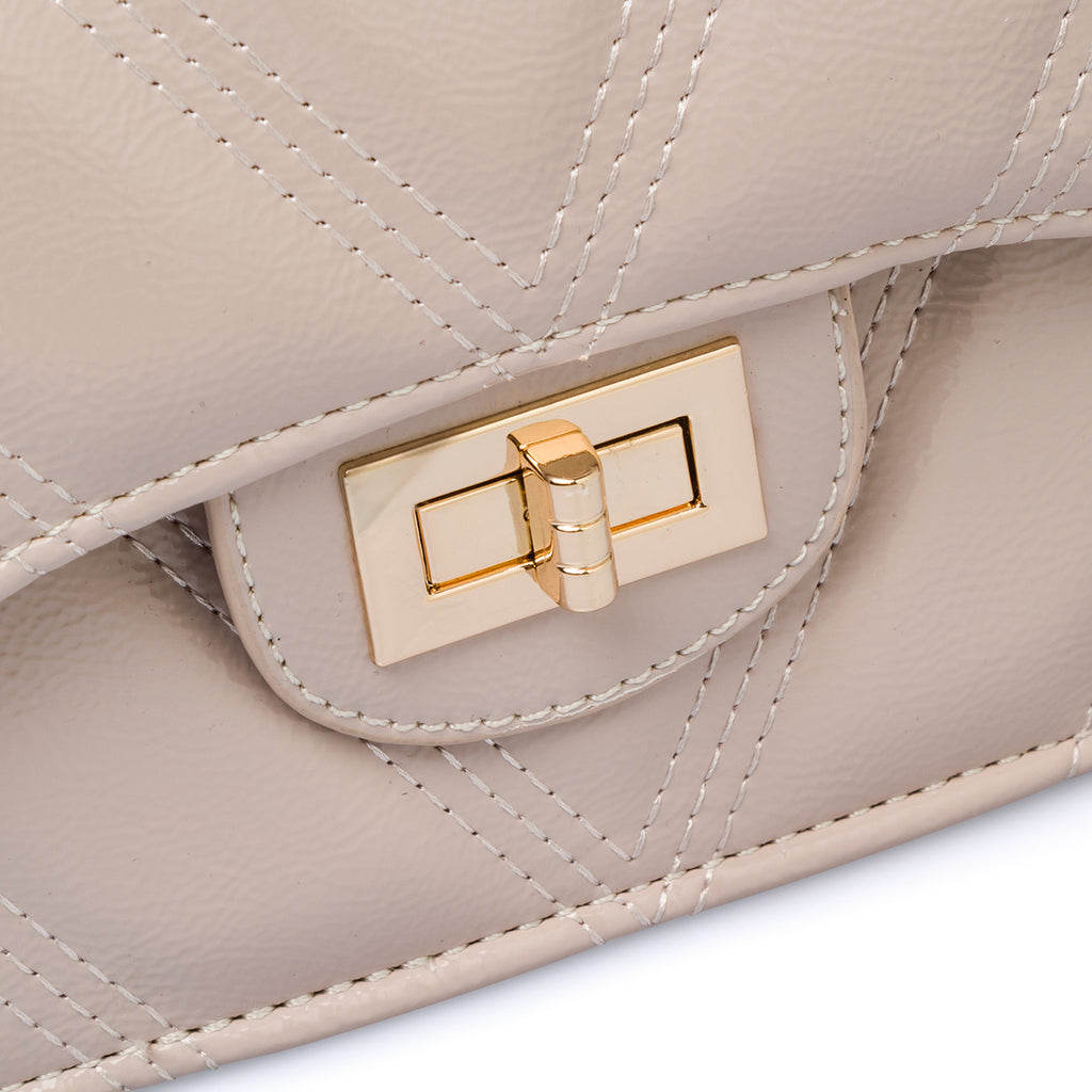 Borsa a tracolla taupe effetto vernice da donna Lora Ferres