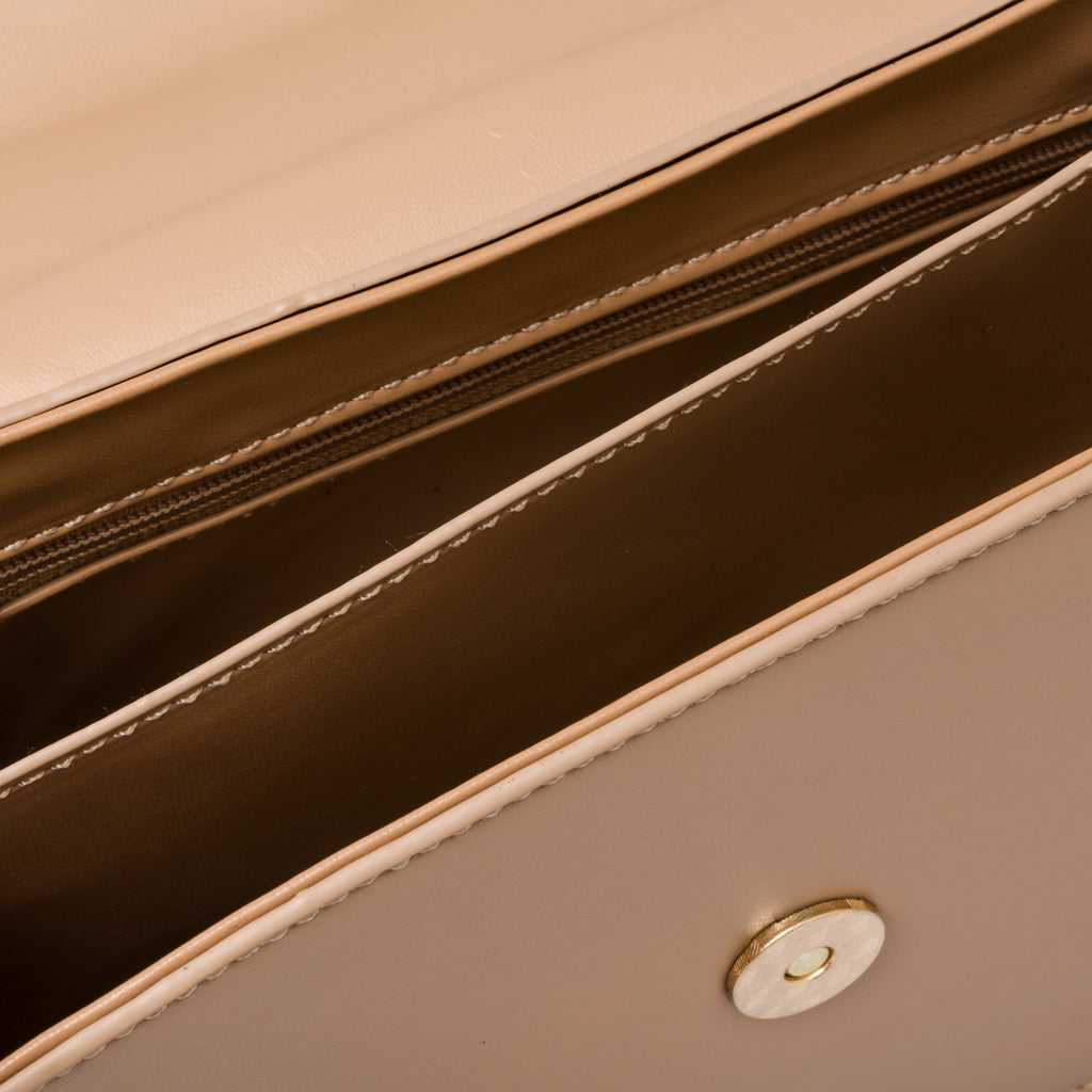 Borsa a tracolla beige da donna con morsetto Lora Ferres