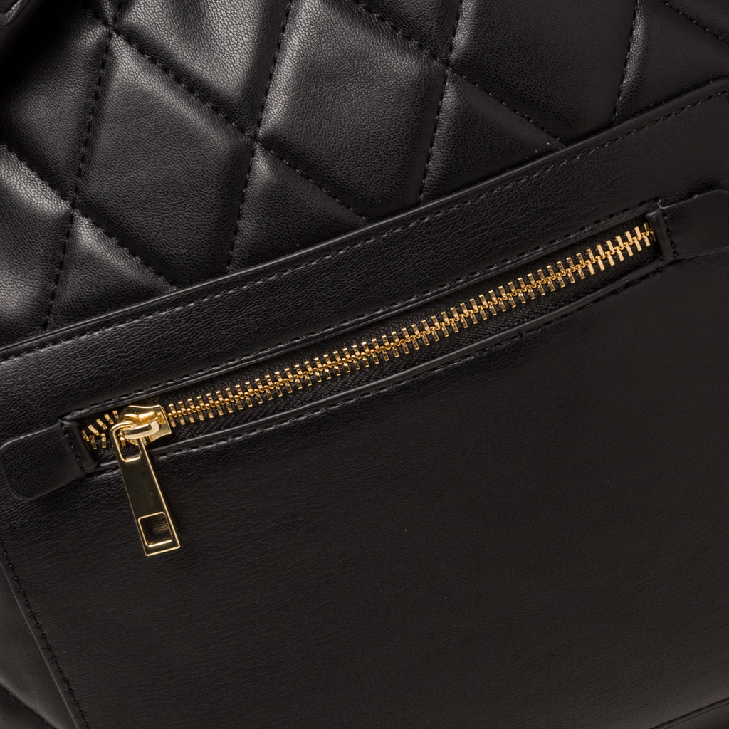 Borsa a secchiello nera trapuntata da donna Lora Ferres