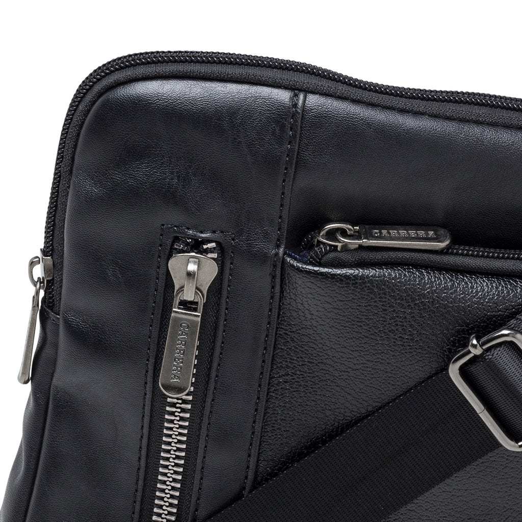 Borsello nero da uomo con logo in metallo Carrera Jeans Lucky