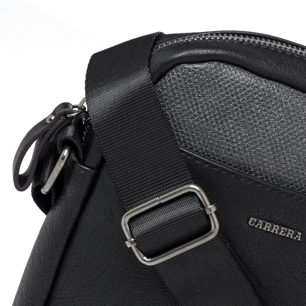 Borsello nero da uomo con logo in metallo Carrera Jeans Oliver
