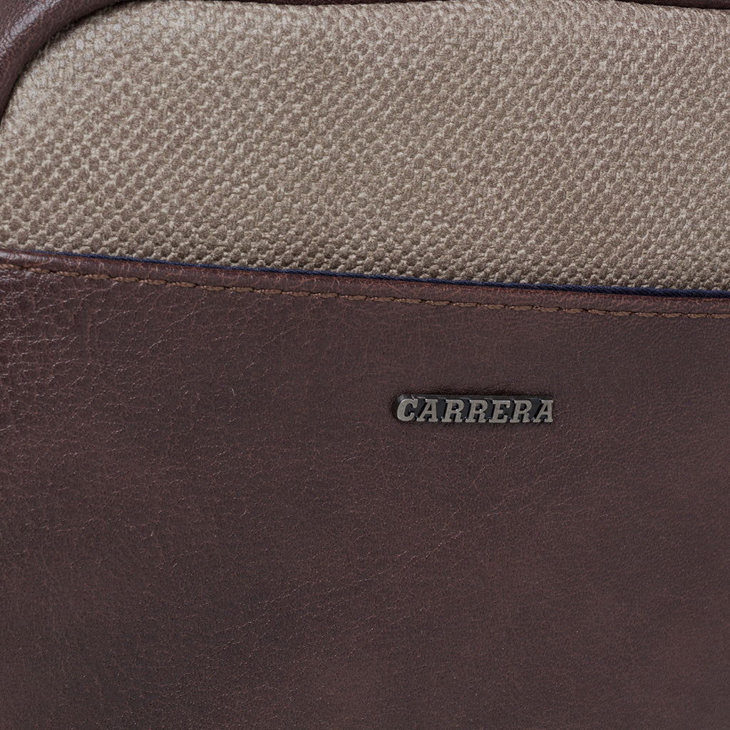 Borsello marrone da uomo con logo in metallo Carrera Jeans Oliver