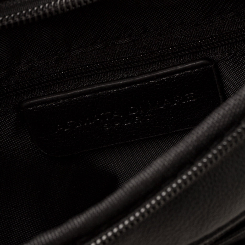 Borsello nero con tasca frontale Armata di Mare