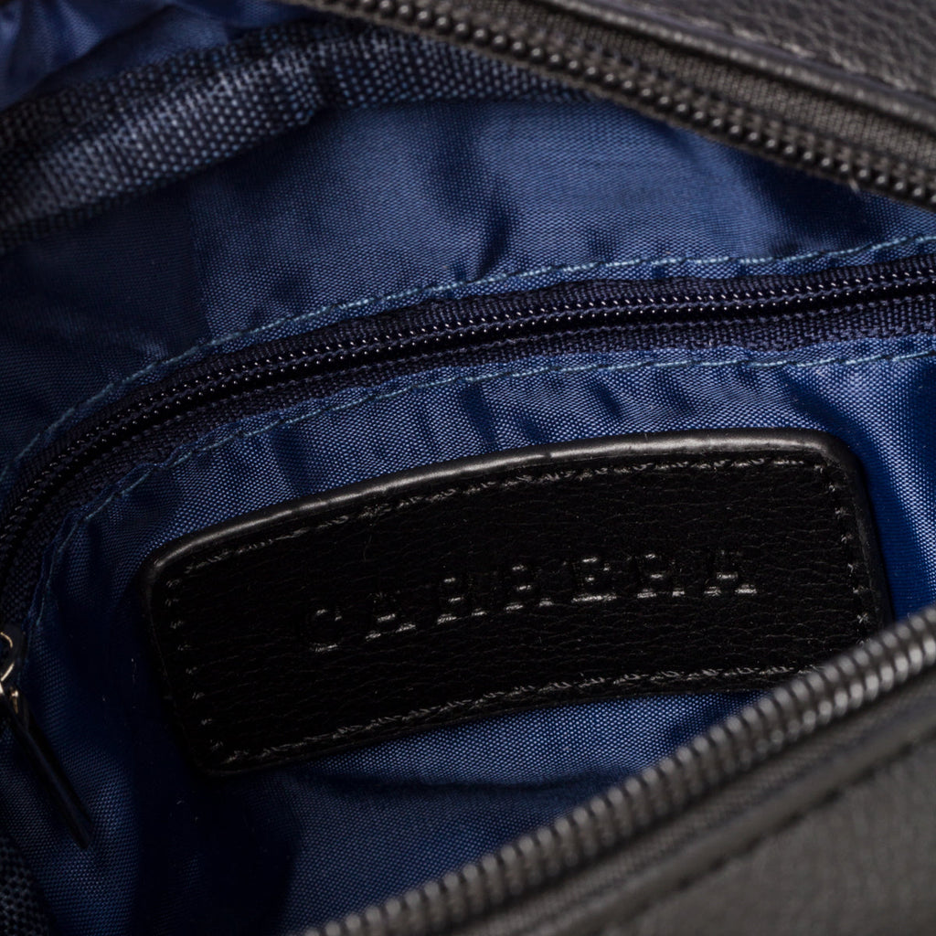 Borsello nero con logo in metallo Carrera Jeans Urban