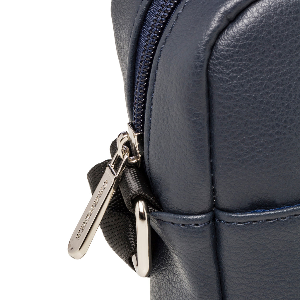 Borsello blu con logo in metallo Carrera Jeans Urban