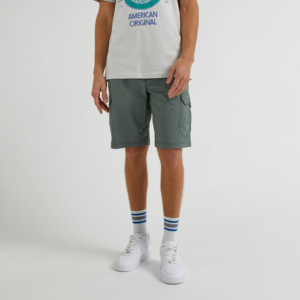 Pantaloncini short cargo verdi da uomo Lee Extreme Motion Crossroad