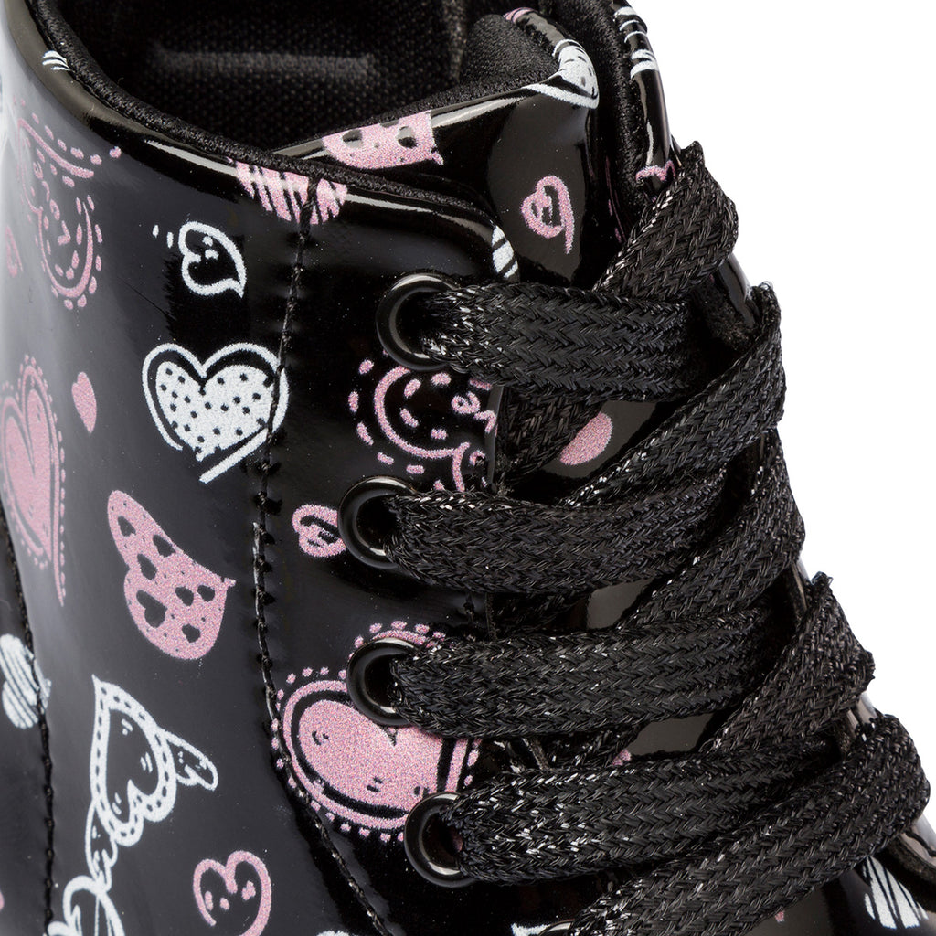 Anfibi neri in vernice da bambina con cuoricini bianchi e rosa Le scarpe di Alice