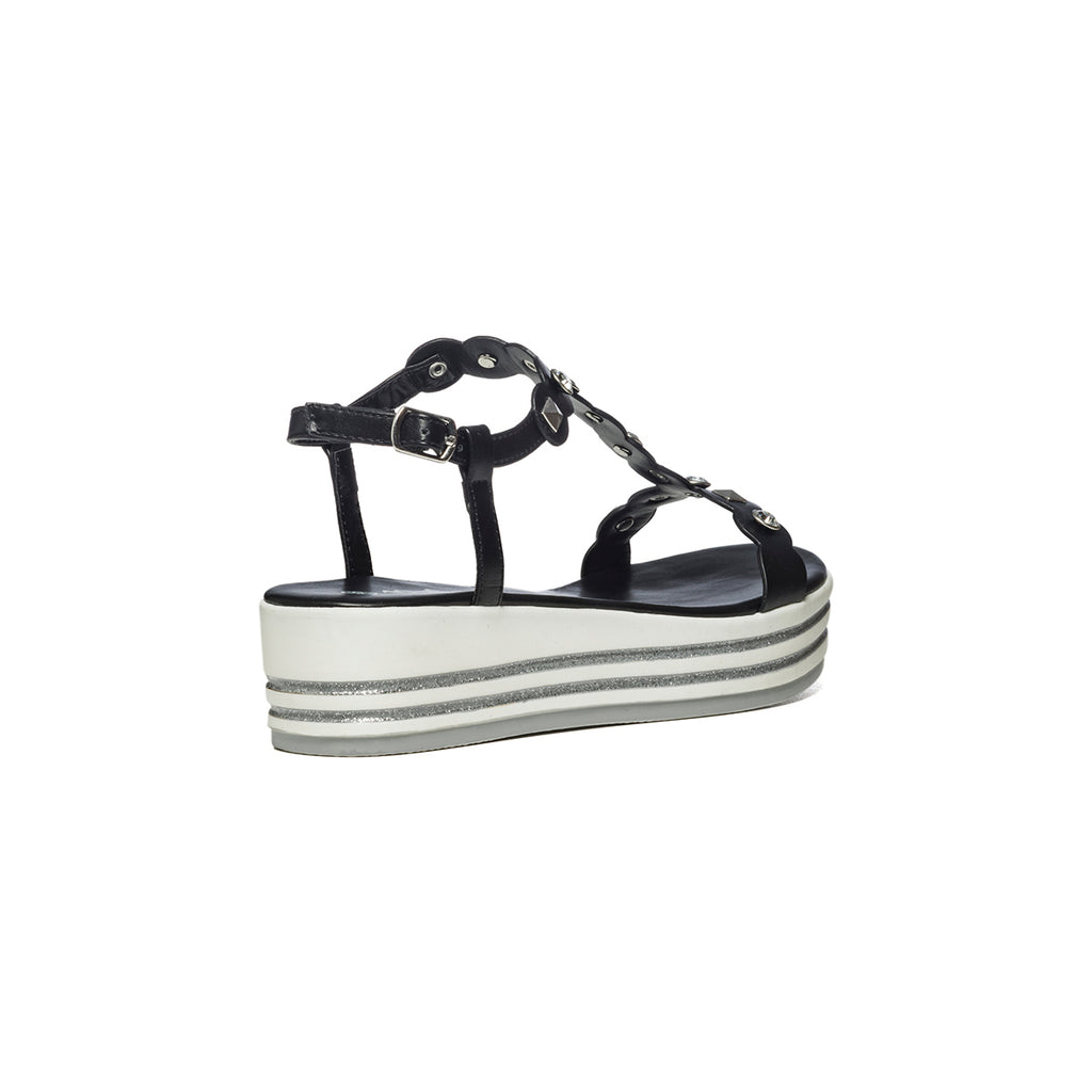 Sandali nero con borchie argento e perline 10 Baci