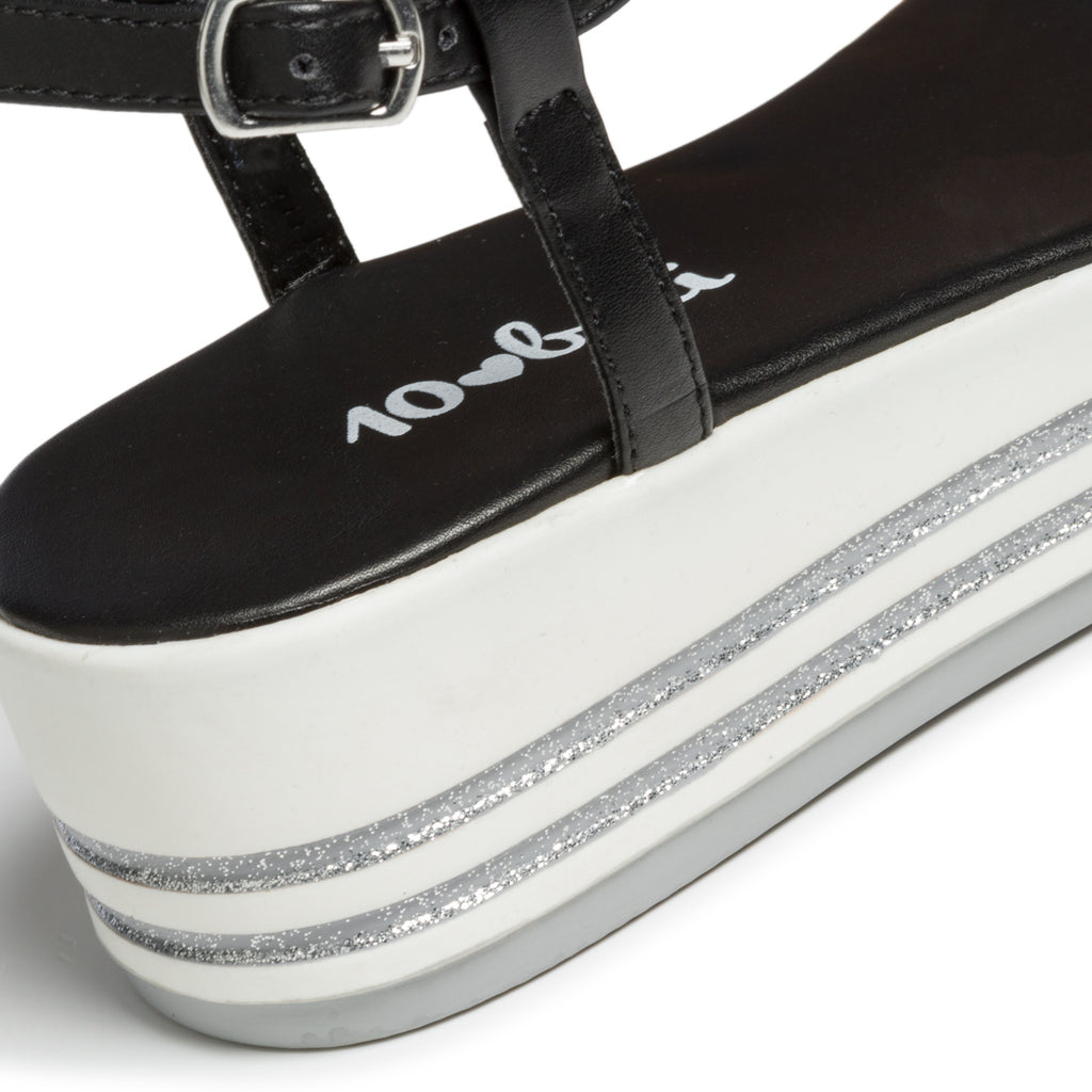 Sandali nero con borchie argento e perline 10 Baci