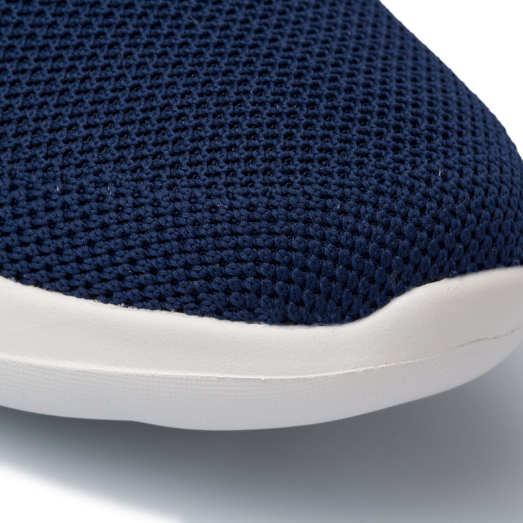 Slip-on blu navy in tessuto con logo laterale Skechers Go Walk Max