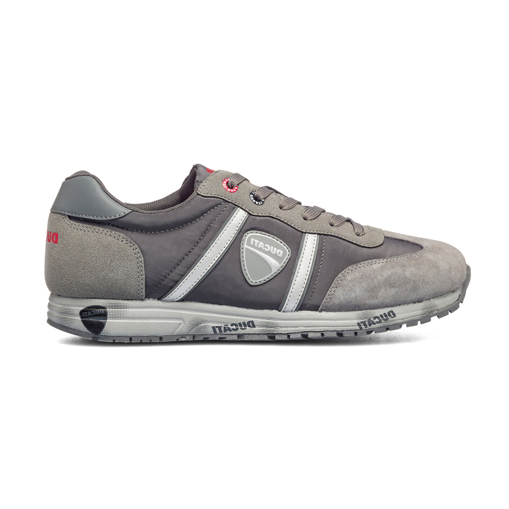 Sneakers grigie in pelle scamosciata con logo laterale Ducati