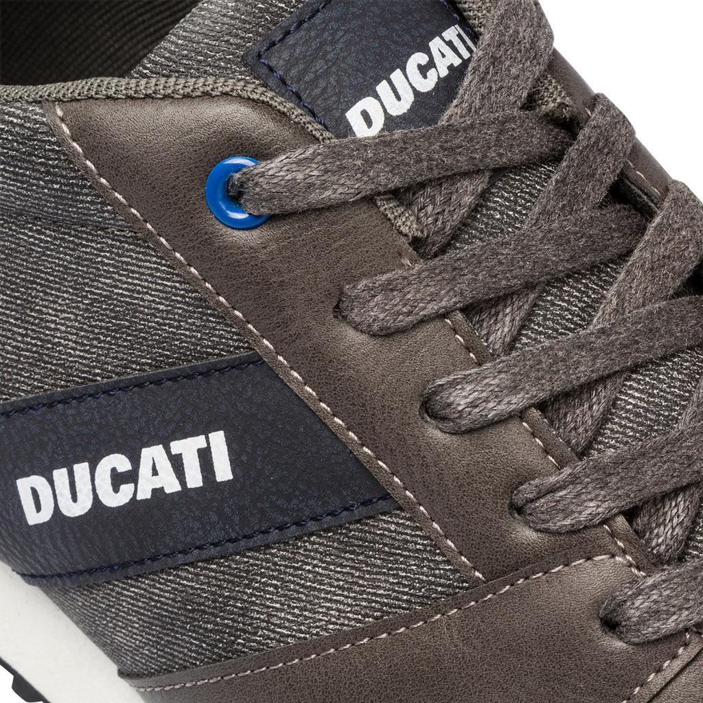 Sneakers grigie da uomo con logo laterale Ducati