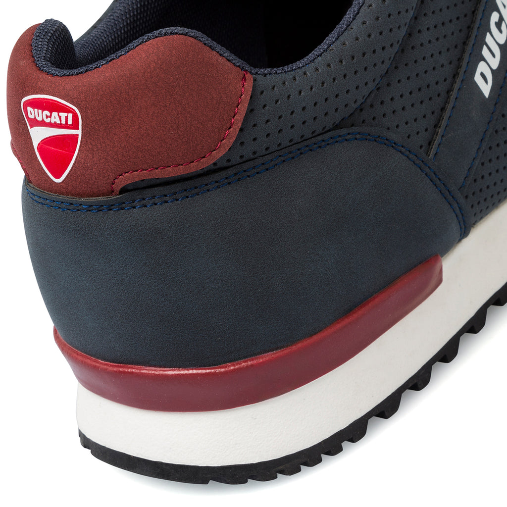 Sneakers traforate blu da uomo con dettaglio a contrasto e logo Ducati
