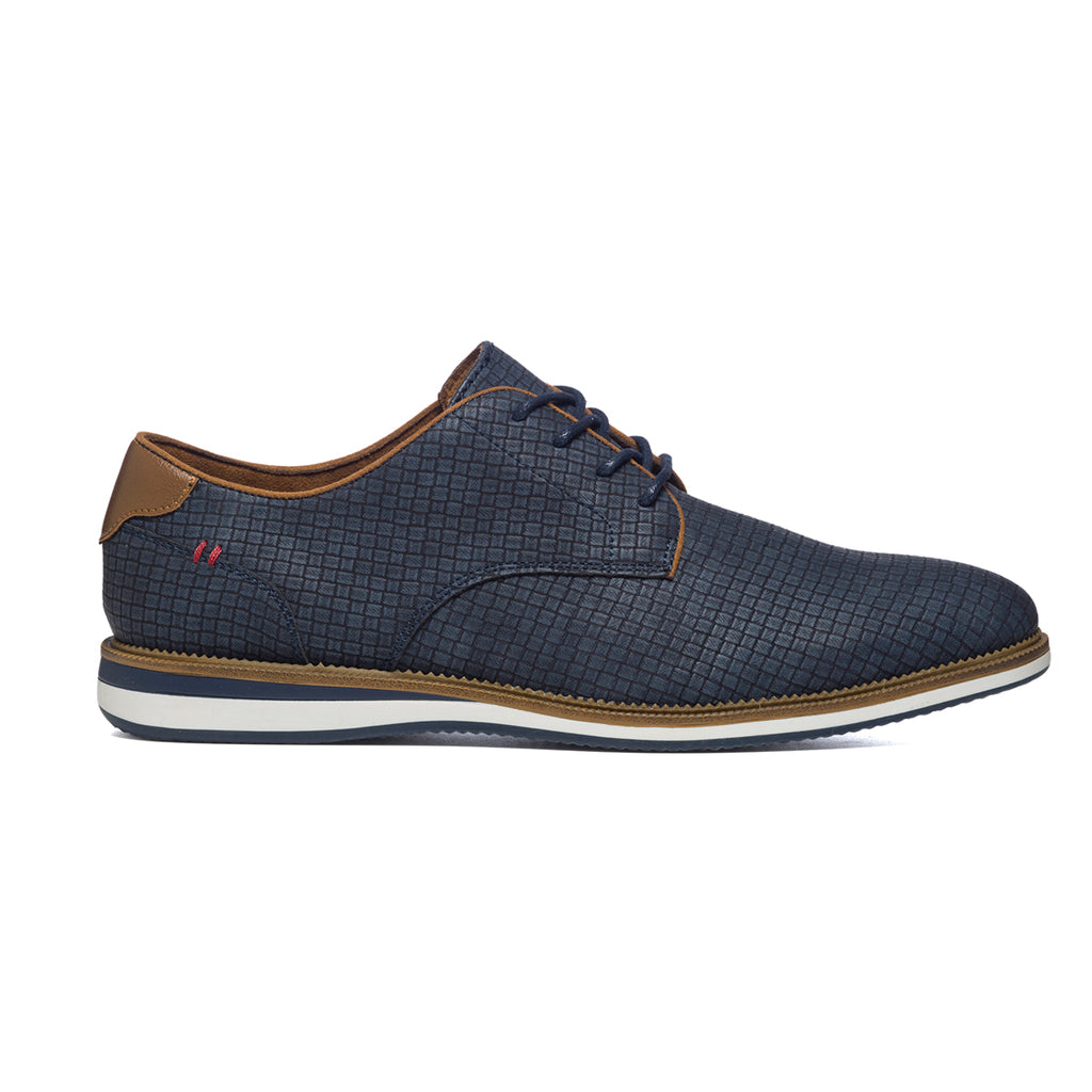 Stringate blu in similpelle martellata con allacciatura Derby Patrick