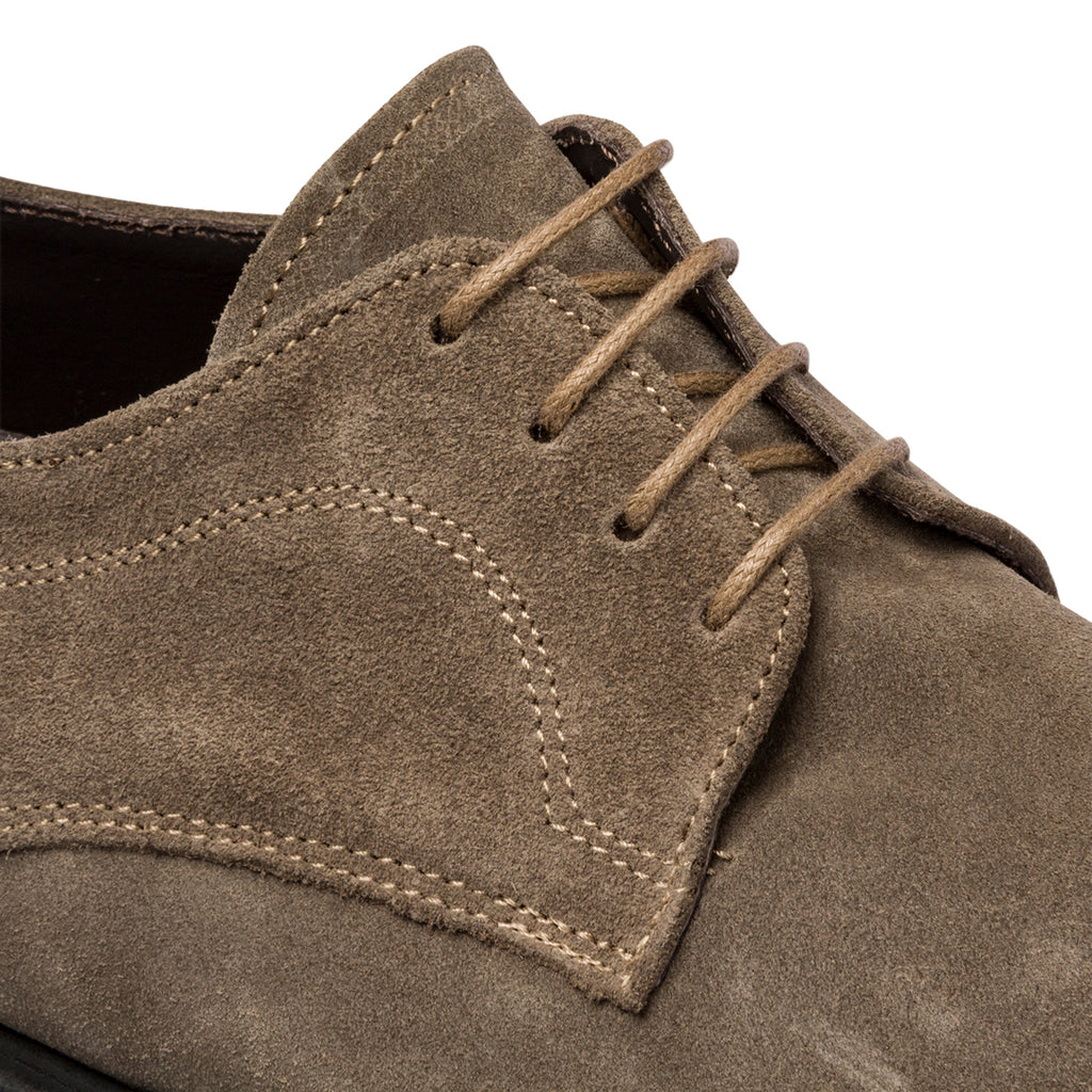 Stringate beige in pelle scamosciata Primopiano