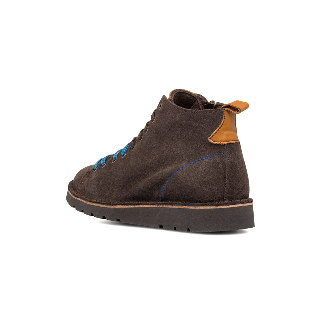 Sneakers alte in pelle marrone scuro da uomo con lacci bicolore Primopiano