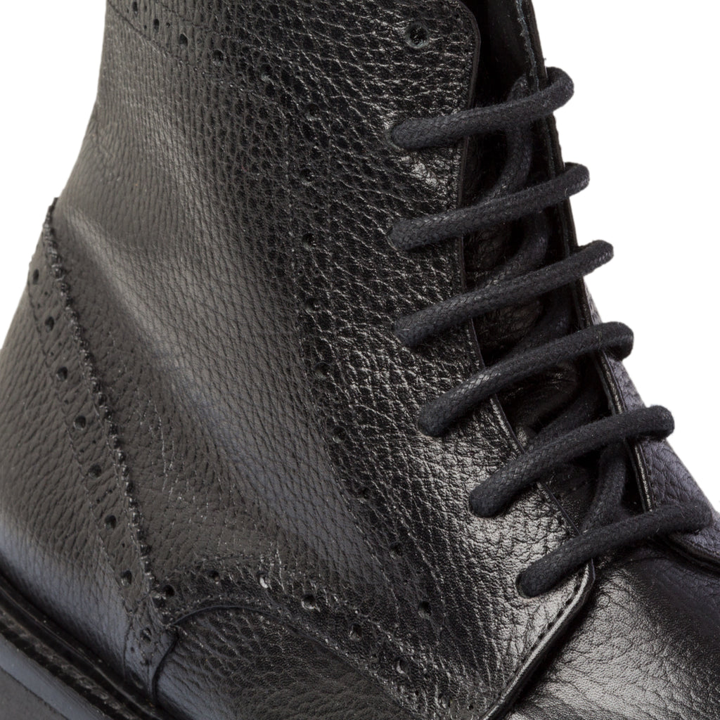 Stivaletti neri in pelle con dettagli brogue Primopiano