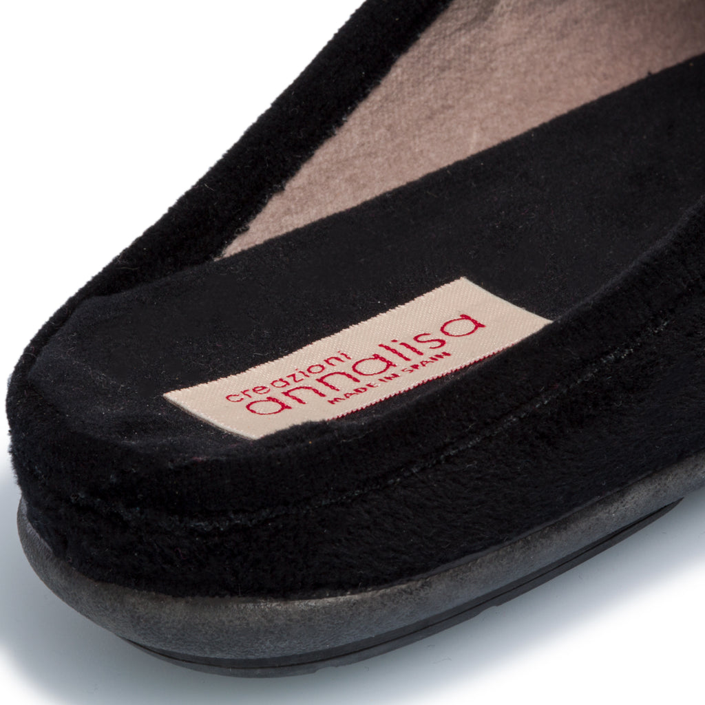 Pantofole da donna nere in tessuto con ponpon Annalisa Grenoble