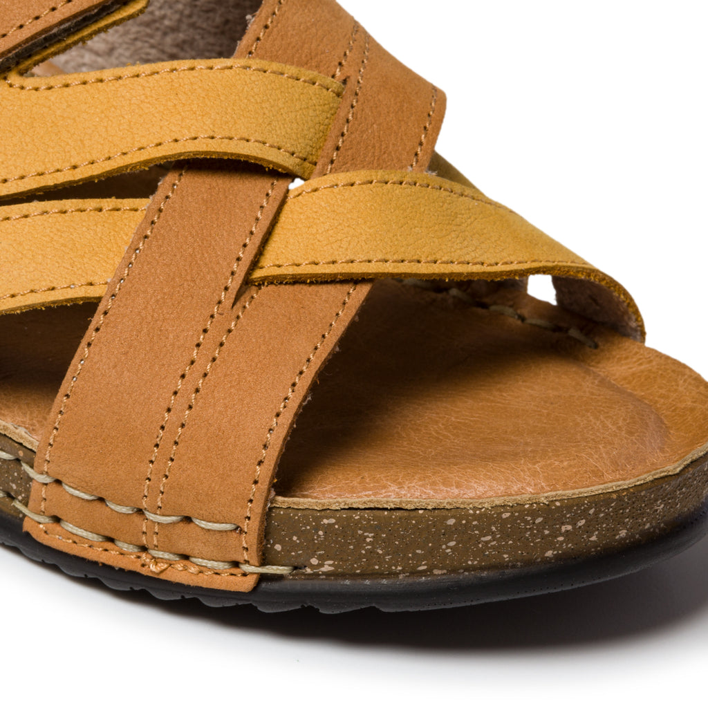 Ciabatte marroni e ocra in pelle intrecciata Fly Flot