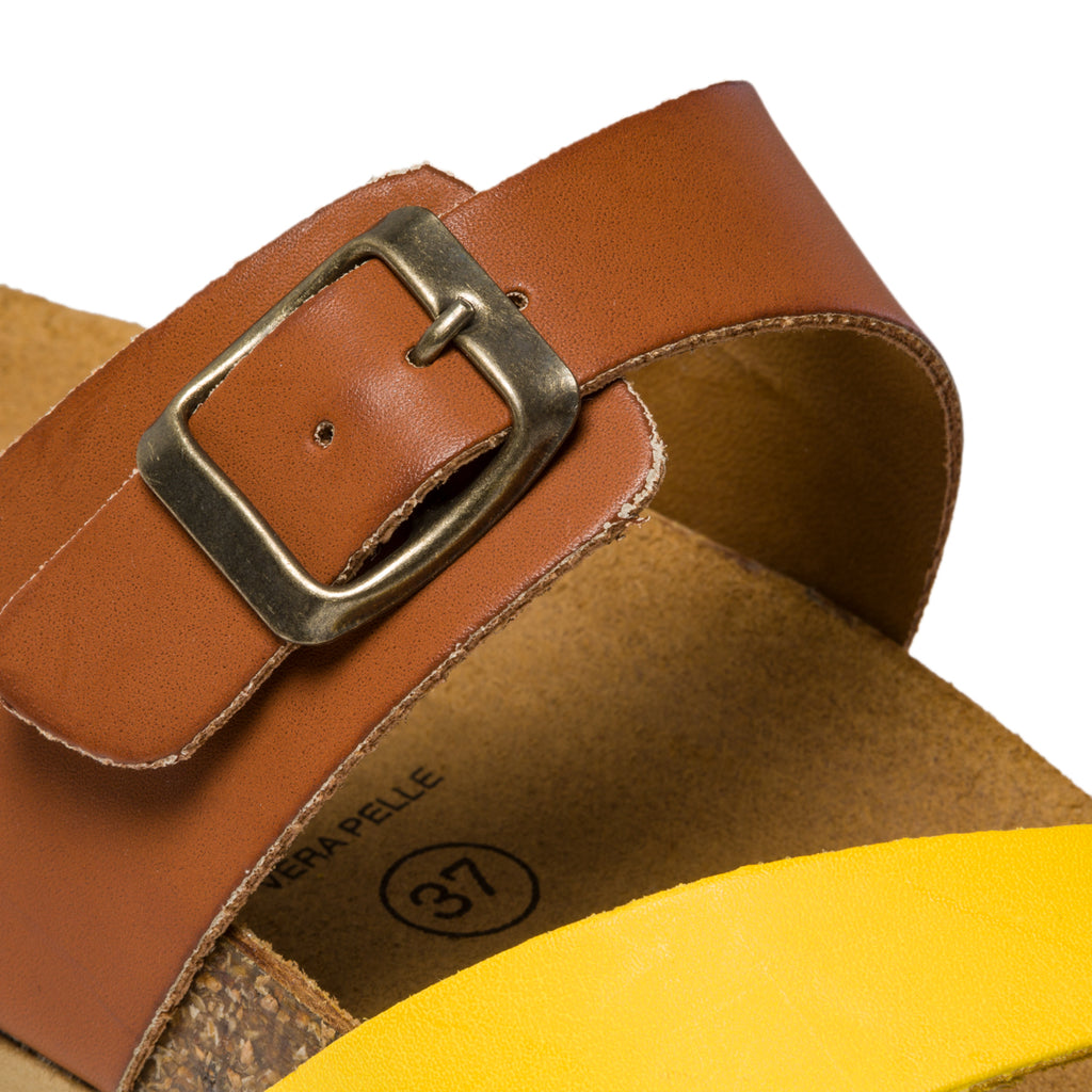 Ciabatte infradito marroni e gialle con cinturini incrociati Italia Trend Cassandra