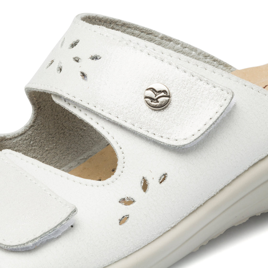 Ciabatte da donna bianche in pelle con sottopiede anatomico Fly Flot