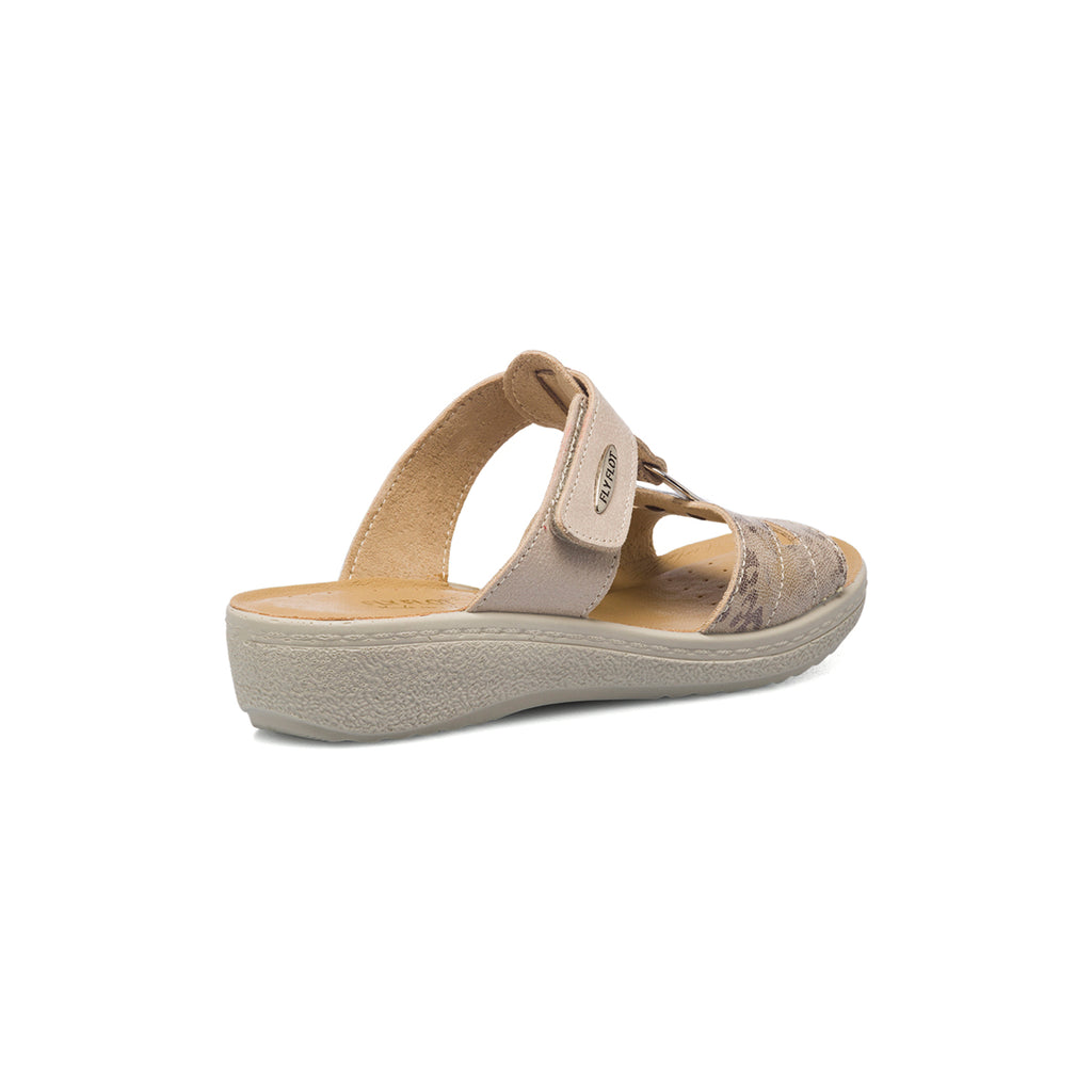 Ciabatte da donna beige con logo in metallo Fly Flot