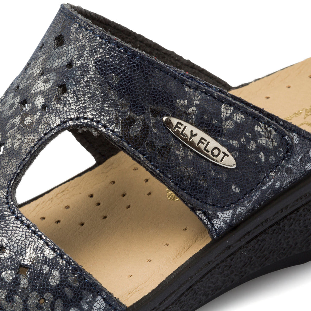 Ciabatte da donna blu in tessuto con stampa animalier Fly Flot