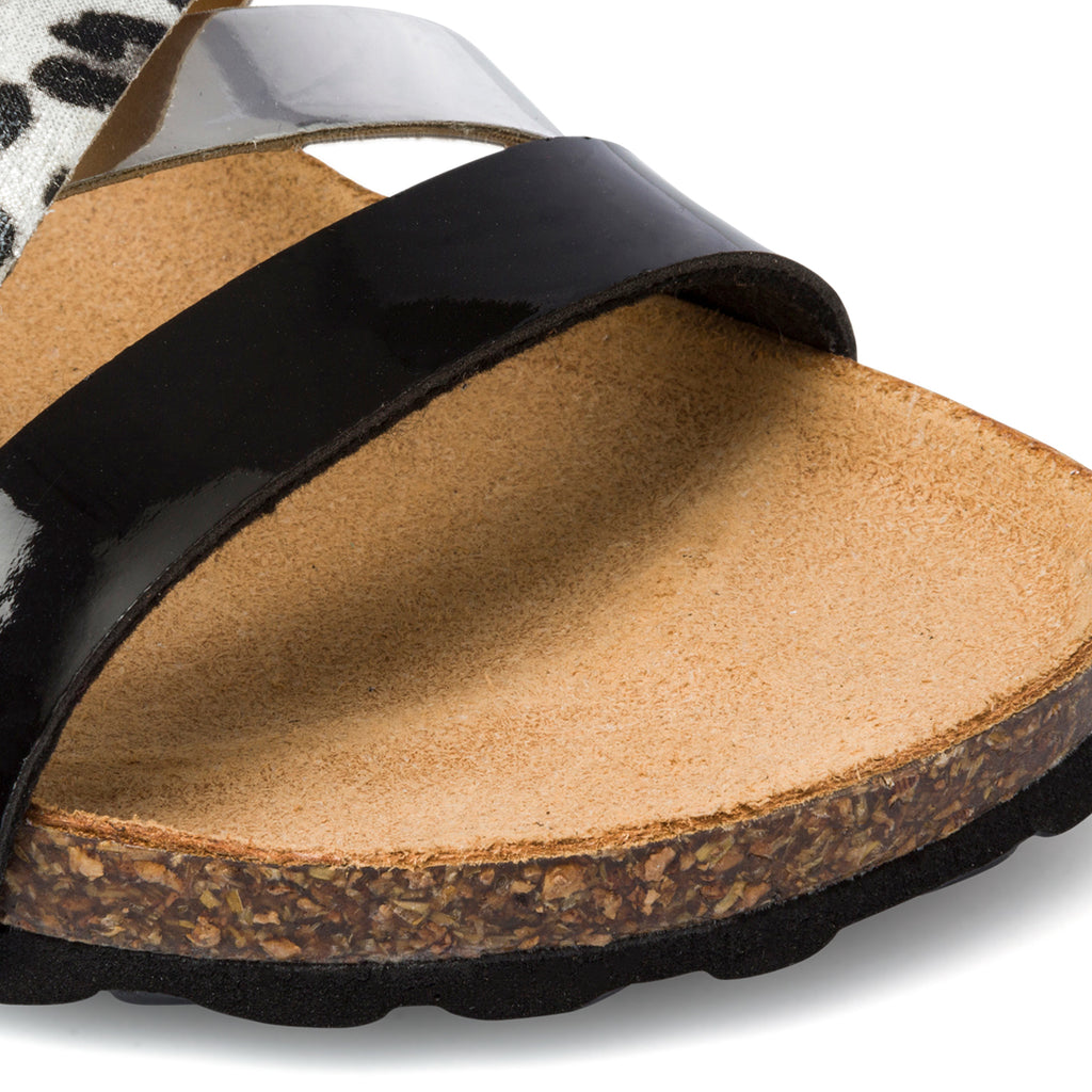 Ciabatte da donna nere con cinturini incrociati Italia Trend Mirka