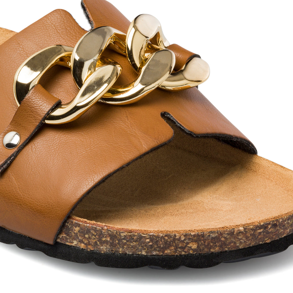 Ciabatte da donna color cuoio con maxi-catena Italia Trend Wendy