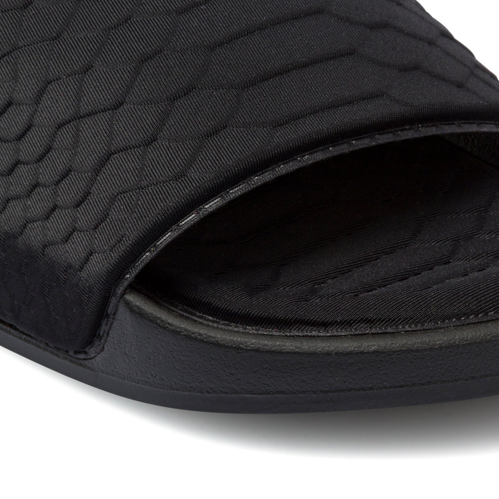 Ciabatte nere da donna effetto cocco Lora Ferres On The Beach