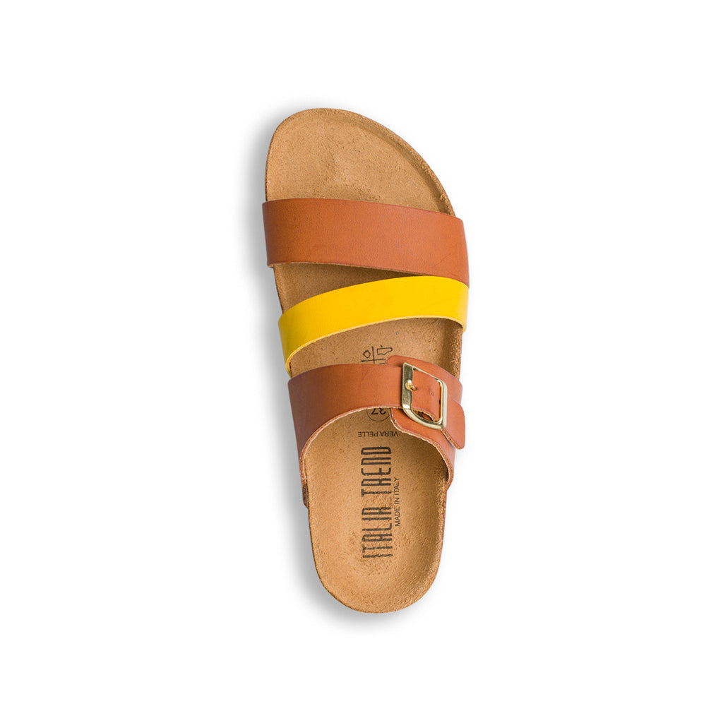 Ciabatte da donna color cuoio e giallo con fibbia in metallo Italia Trend Grazia