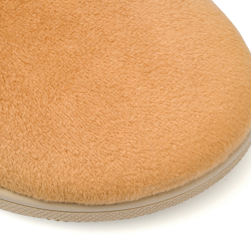 Pantofole beige da donna con imbottitura in pelliccia sintetica Stilrosa