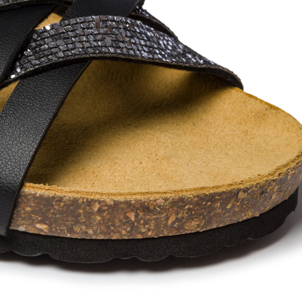 Ciabatte colore nero con cinturini incrociati e strass Hallo